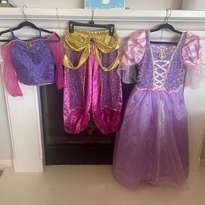 2 Disney Costumes. Rapunzel and Princess Jasmine. Excellent condition